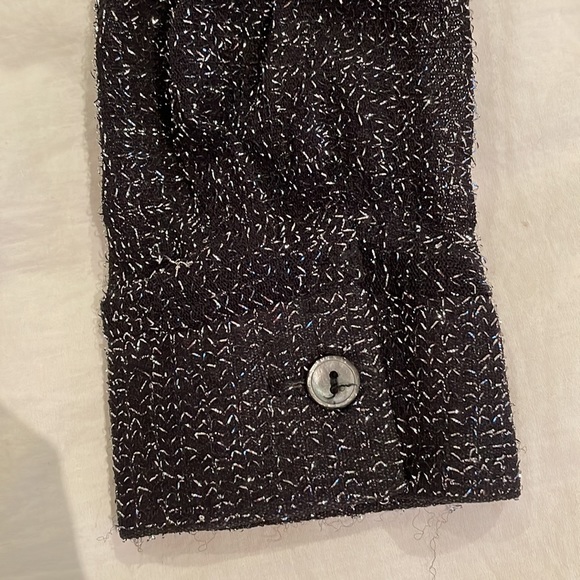 Black top with Silver thread woven in. Size S - Picture 10 of 12